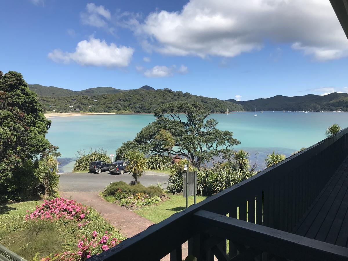 Tipi And Bobs Waterfront Lodge Tryphena Exterior foto